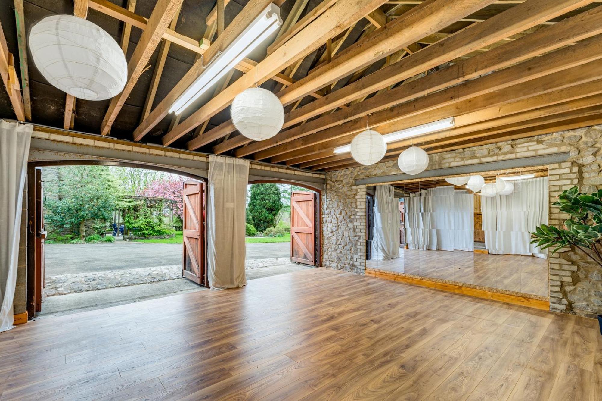 Central Malham Wellbeing Escape With Hot Tub Sleeps 8 외부 사진