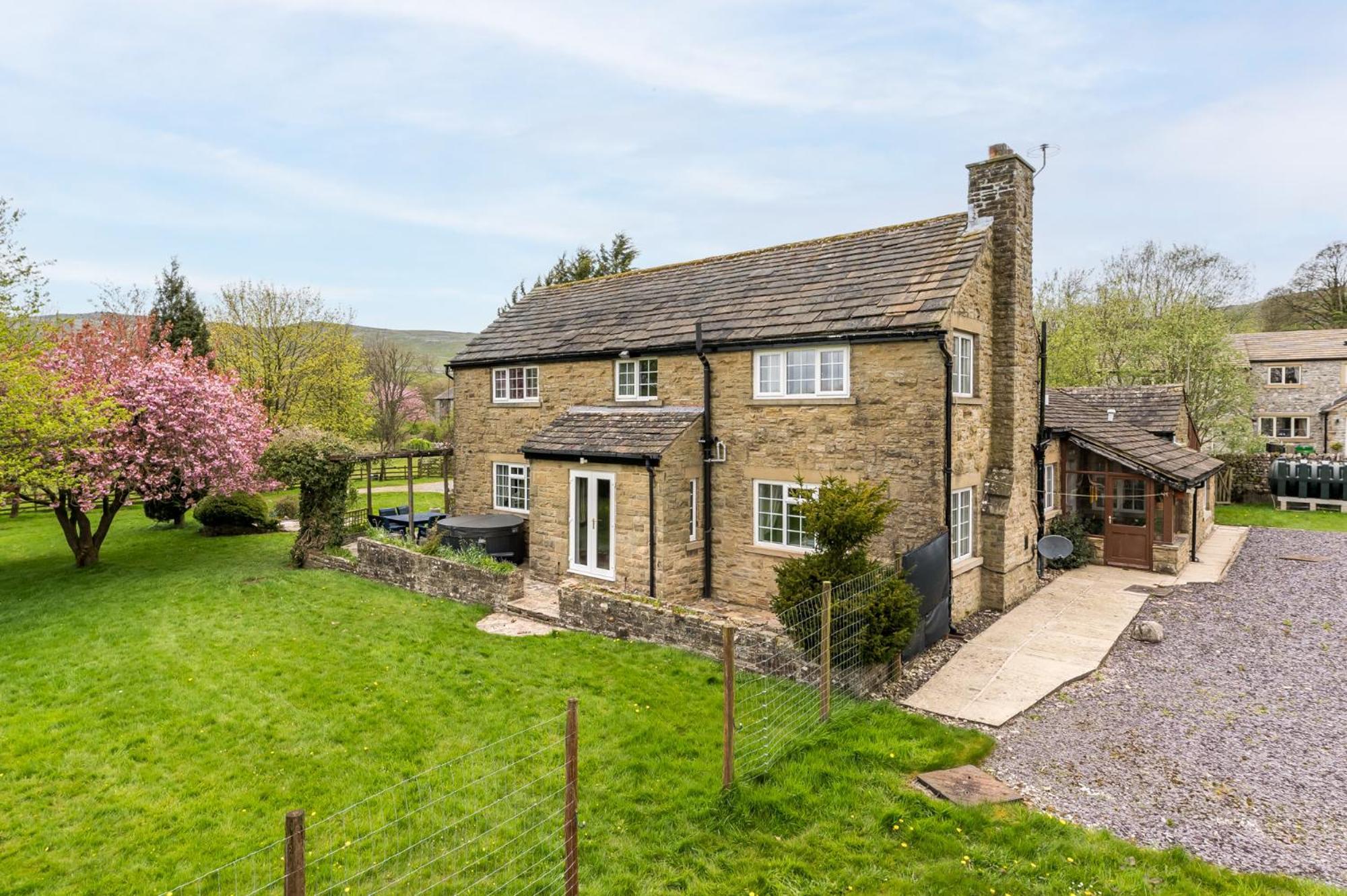 Central Malham Wellbeing Escape With Hot Tub Sleeps 8 외부 사진