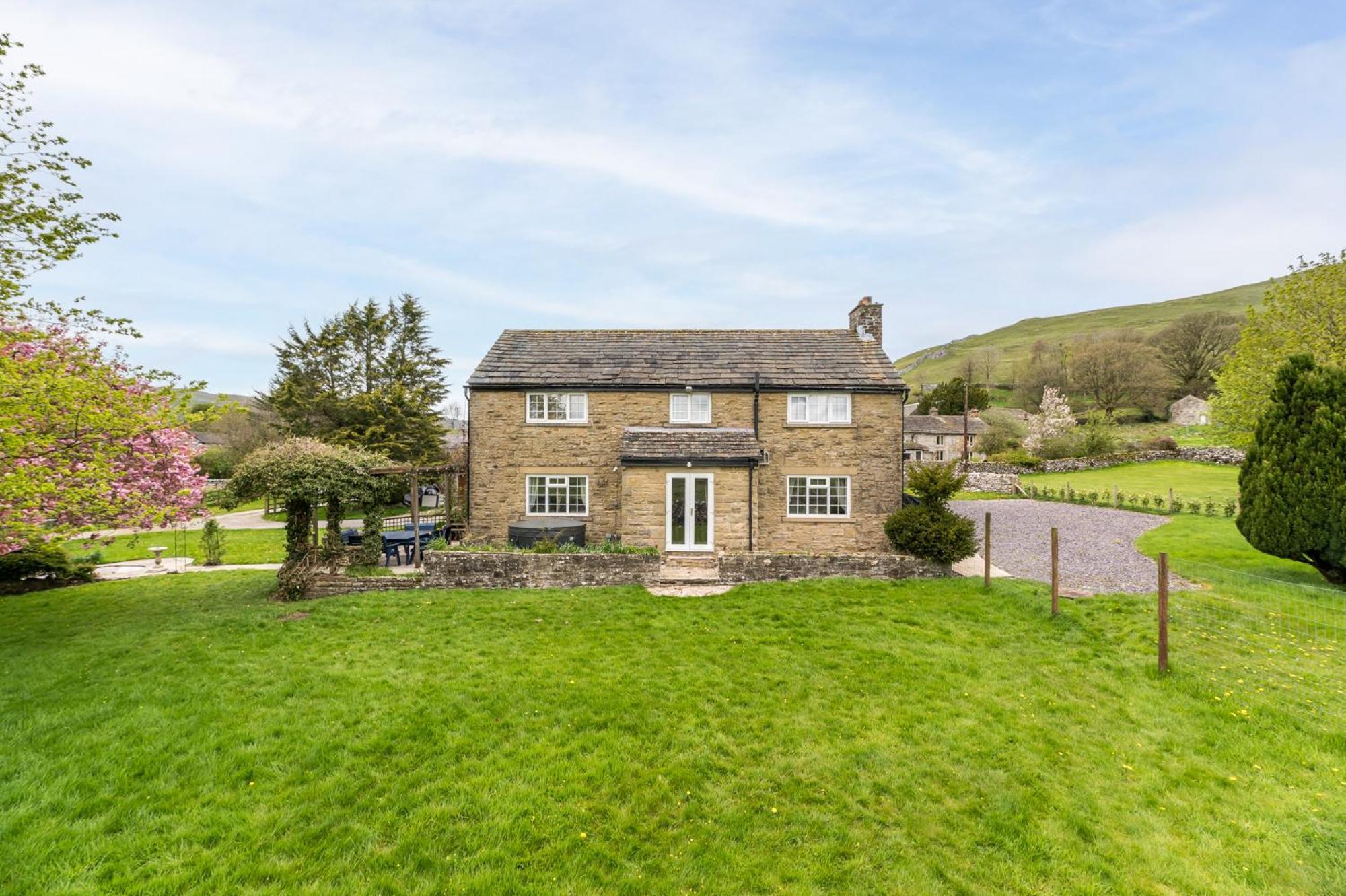 Central Malham Wellbeing Escape With Hot Tub Sleeps 8 외부 사진