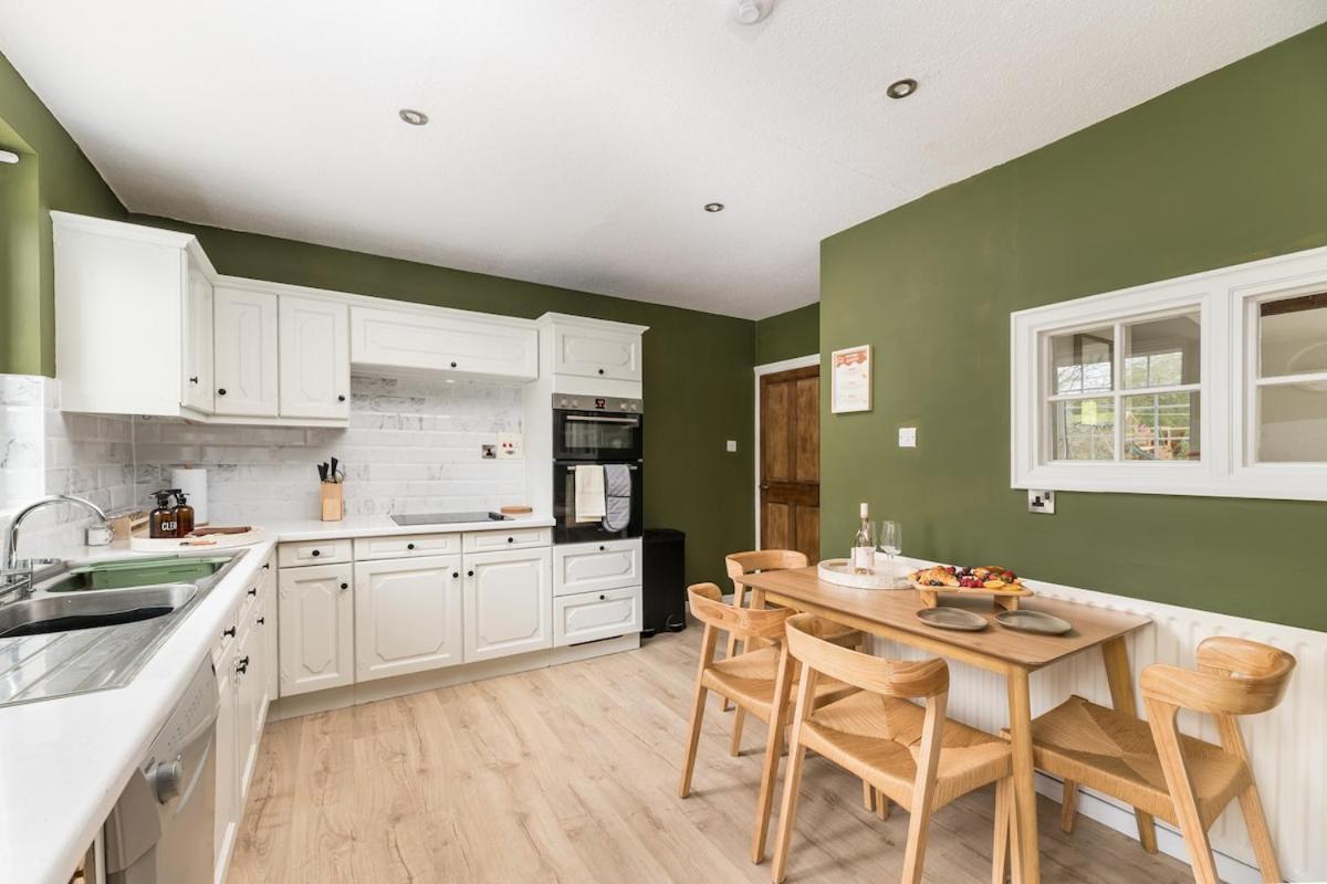 Central Malham Wellbeing Escape With Hot Tub Sleeps 8 외부 사진